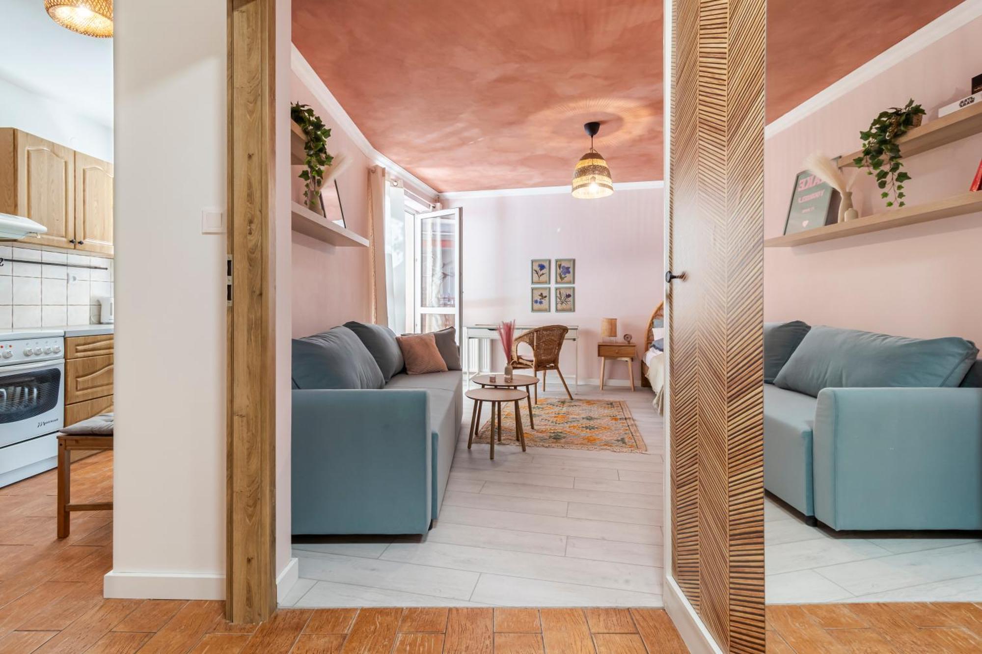 Apartment To Host - Praskie Klimaty